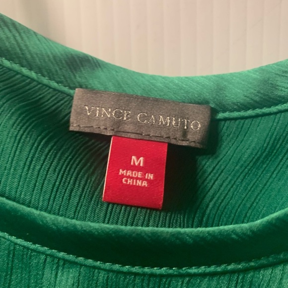 Sexy, emerald green, one sleeve Vince Camuto top - Picture 3 of 3
